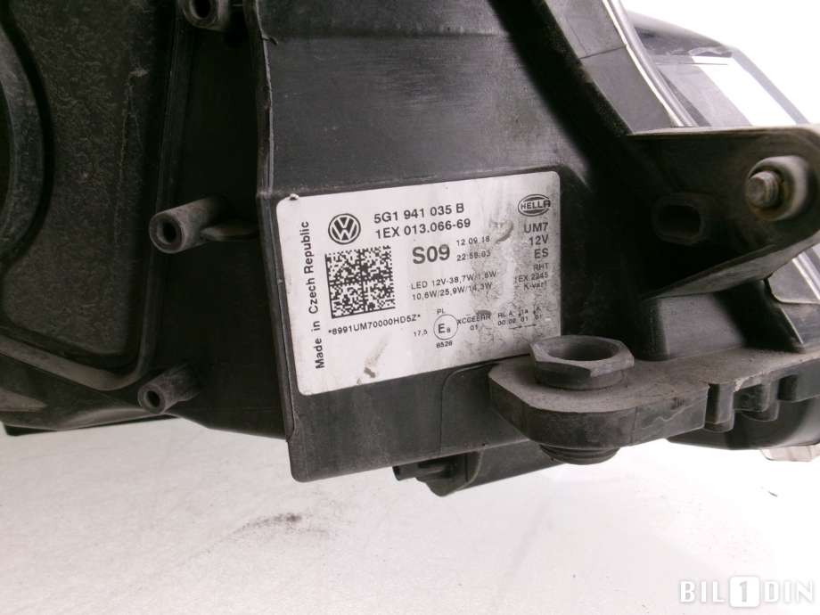 Frontlykt venstre halogen til VW e-Golf 2017-2020 (Fase 2) (VOLKSWAGEN|5G1941773B|)