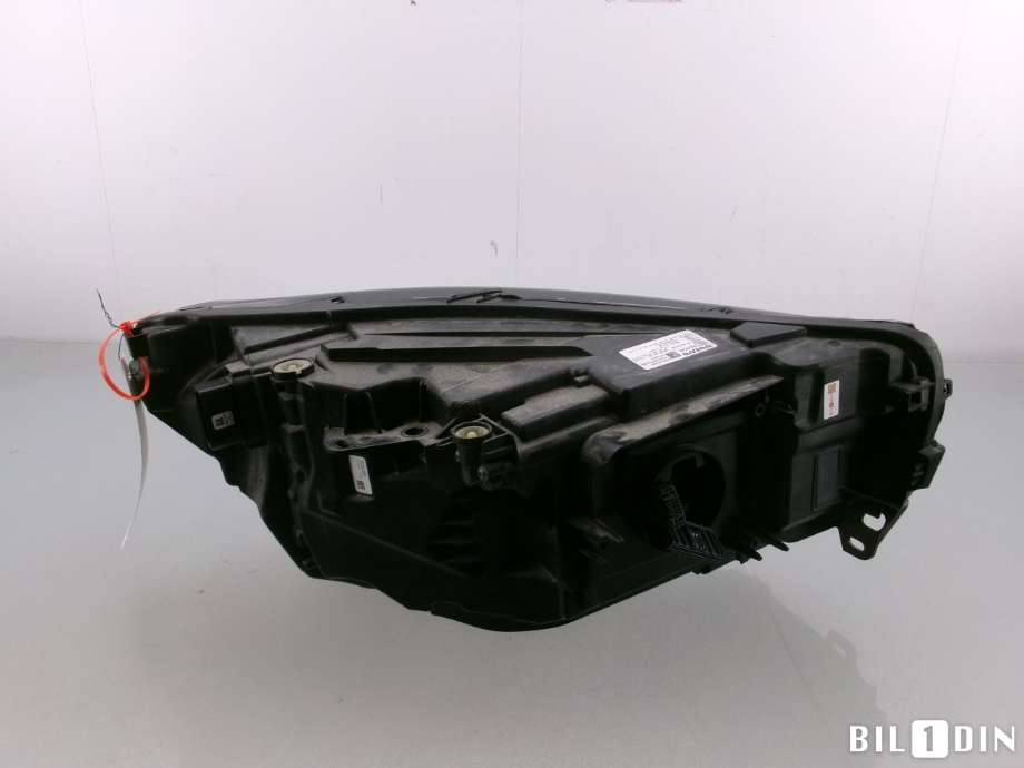 Frontlykt venstre halogen til Volvo XC40 2018-2024  (VOLVO|32140436||32140402)
