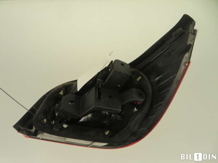 Baklykt venstre til BMW 5-Serie 2003-2010 (E60/E61) (E60/E61) (BMW|63217165737|)