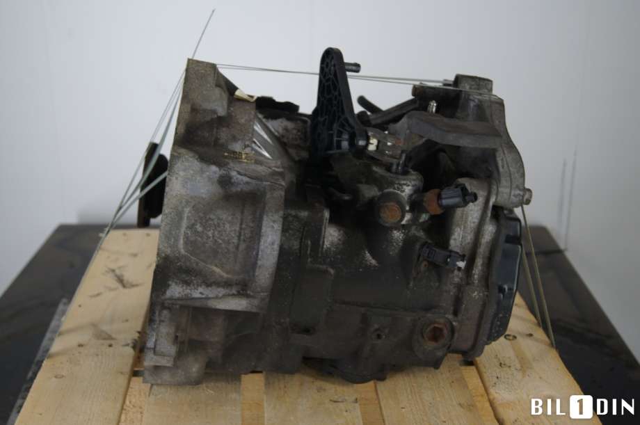 Girkasse manuell til VW Caddy 2015-2020 (Type III, Fase 3)  (VOLKSWAGEN|0A4300052B
X|0A4300052B|)