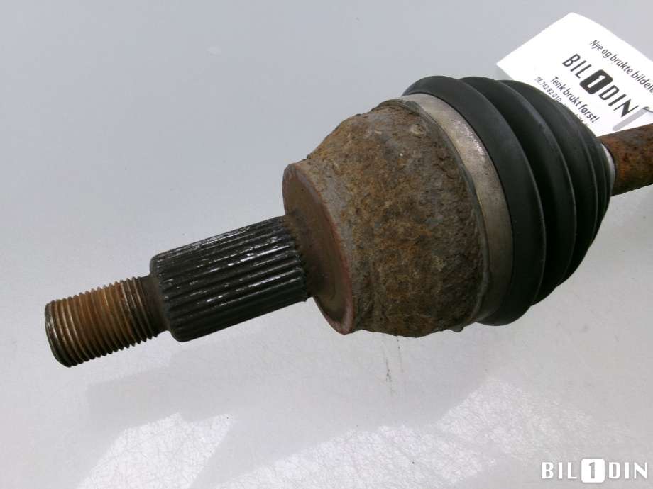 Drivaksel venstre foran til Land Rover Range Rover, Evoque 2011-2019 (Type I)  (LAND-ROVER|LR024758|BJ323B437CA|)