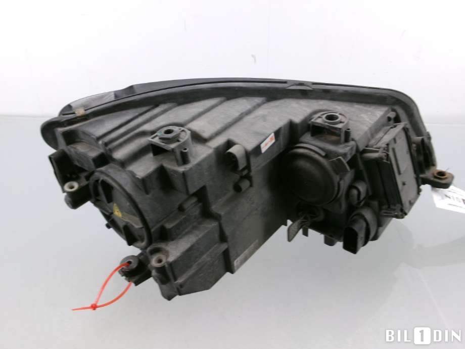Frontlykt venstre halogen til VW Touran 2010-2015 (Type I, Fase 3) (VOLKSWAGEN|1T1941753H|)