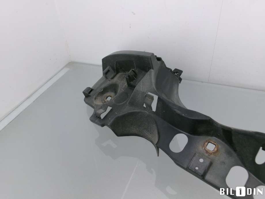 Støtfanger bak til BMW 5-Serie 2010-2017 (F10/F11) (F10/F11) (BMW|51127184766|)