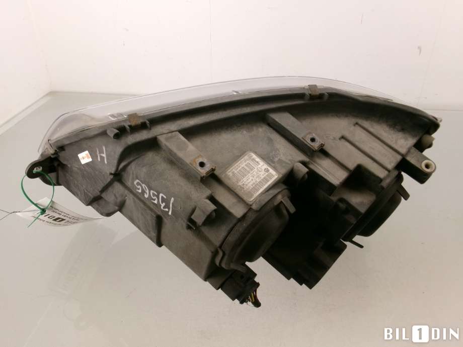 Frontlykt høyre halogen til VW Transporter / Caravelle 2009-2015 (Fase 2) (T5) (T5) (VOLKSWAGEN|7E1941016T|7E1941016R|)