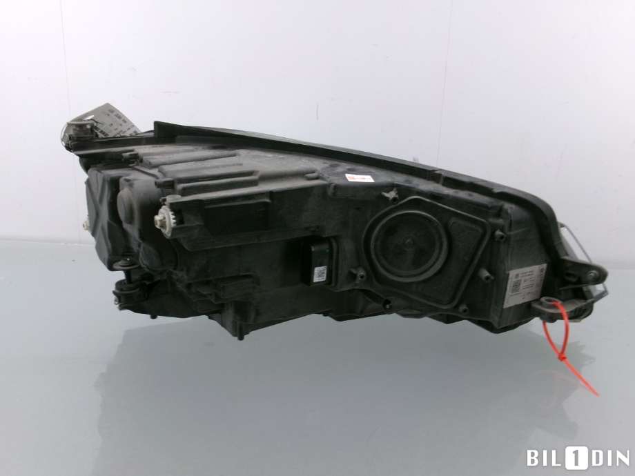 Frontlykt venstre halogen til VW e-Golf 2017-2020 (Fase 2)  (VOLKSWAGEN|5G1941773B||5G1941035N)
