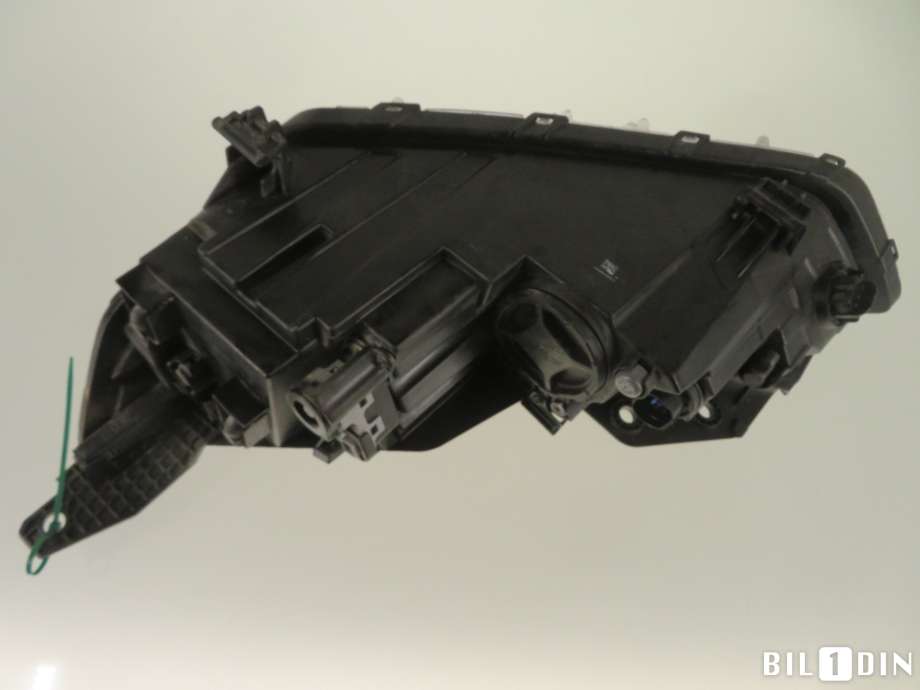 Frontlykt høyre halogen til Hyundai Ioniq Electric 2016-2019 (Fase 1) (HYUNDAI|92102G7000|)