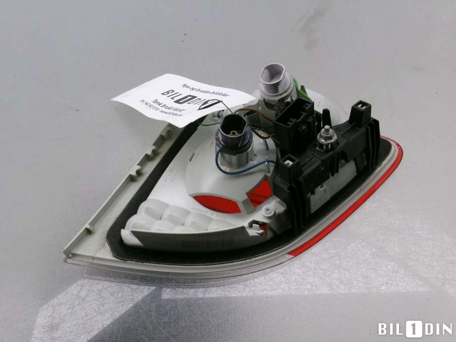Baklykt venstre indre til BMW 5-Serie 2003-2010 (E60/E61) (E60/E61) (BMW|63217177697|)