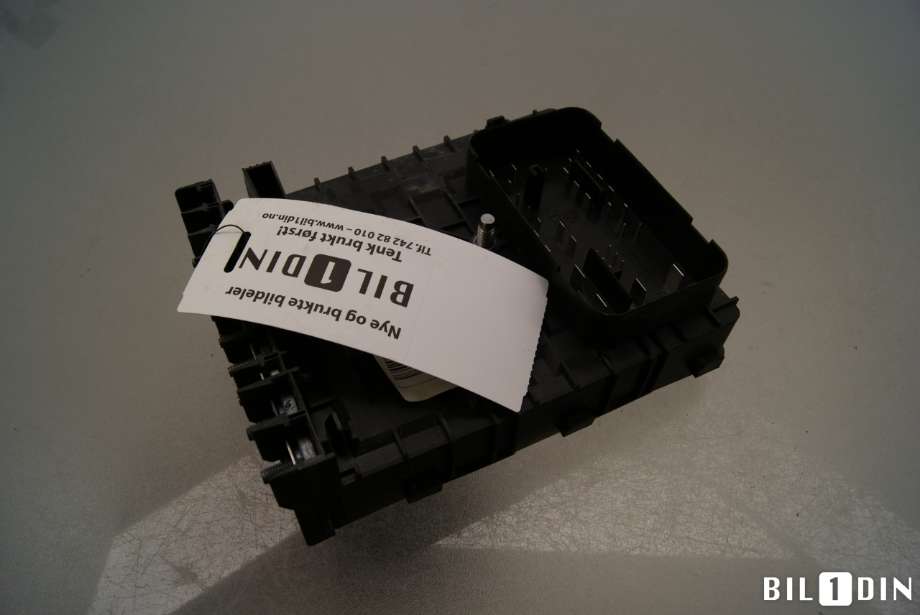 Sikringsboks til VW Caddy 2010-2015 (Type III, Fase 2)  (VOLKSWAGEN|1K0937125D|)