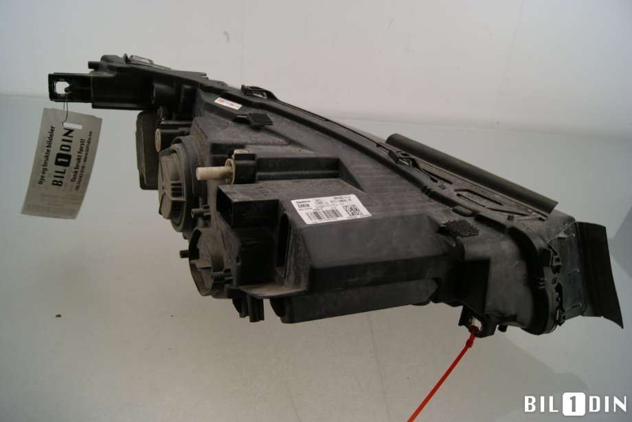 Frontlykt venstre halogen til BMW i3 2013-2022 (BMW|63117381899||6311738519)