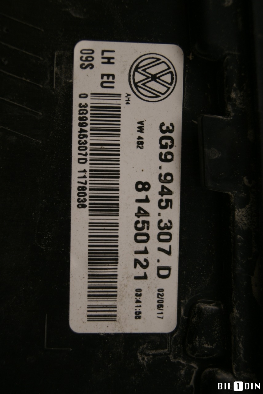 Baklykt venstre indre til VW Passat 2015-2019 (Fase 1) (B8) (B8) (VOLKSWAGEN|3G9945307D|)