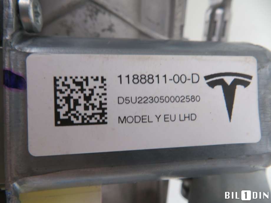 Rattaksel til Tesla Model Y 2021-2024 (Type I)  (TESLA|118881100D|)
