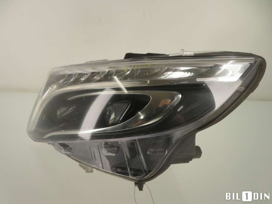 Frontlykt venstre halogen til Mercedes C-Klasse 2014-2018 (Fase 1) (W205) (W205) (A4479060101|1EX01128465|)