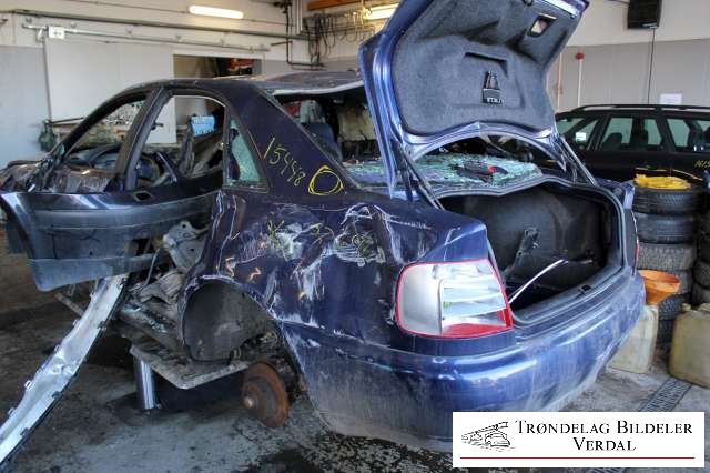 Audi A4 1995-1999 (Type I, Fase 1) (B5) (B5), Motorkode: AHL, Girkassekode: DVP
