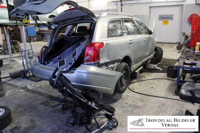 Toyota Avensis 2003-2008 (Type II) , Motorkode: 1CD-FTV, Girkassekode: 