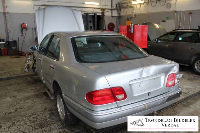 Mercedes E-Klasse 1995-2000 (Fase 1) (W210) (W210), Motorkode: NA, Girkassekode: NA