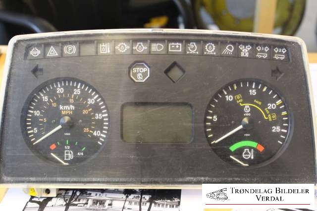 Traktor John Deere 6506 0-->> , Motorkode: 6068 DL001, Girkassekode: XD39880