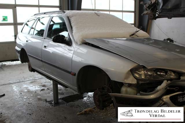 Peugeot 406 1996-1999 (Fase 1) , Motorkode: LFY, Girkassekode: NA