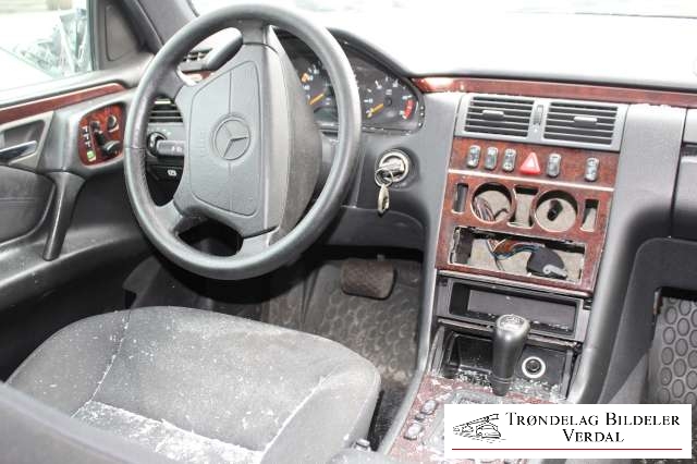 Mercedes E-Klasse 1995-2000 (Fase 1) (W210) (W210), Motorkode: NA, Girkassekode: NA