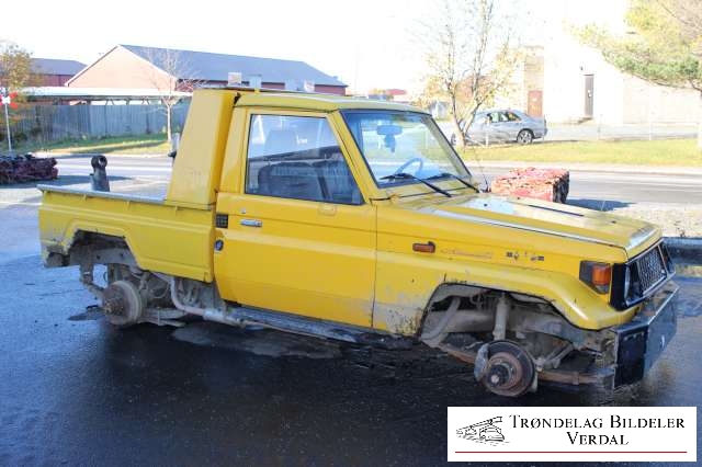 Toyota Land Cruiser 70 1985-->> , Motorkode: NA, Girkassekode: NA
