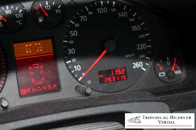 Audi A6 2001-2004 (Type II, Fase 2) (C5) (C5), Motorkode: AKE, Girkassekode: NA