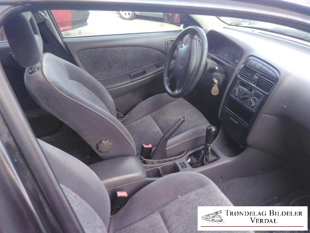 Toyota Avensis 1997-2000 (Type I, Fase 1) , Motorkode: 4A-FE, Girkassekode: 