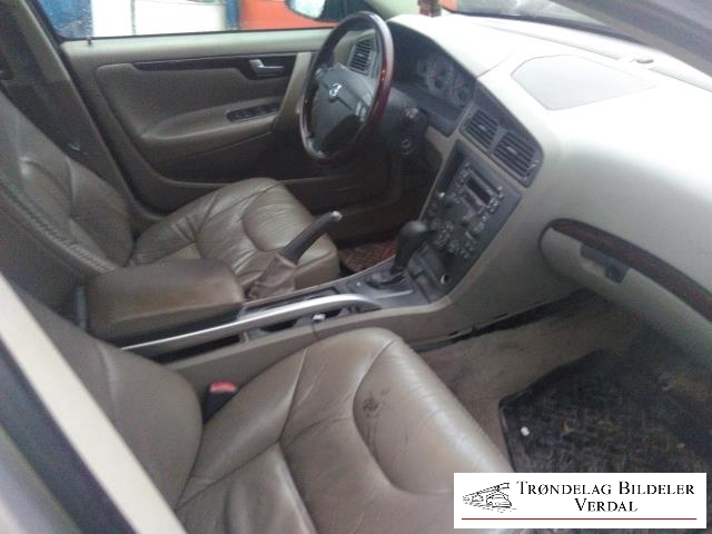 Volvo XC70 2001-2004 (Type I, Fase 1) , Motorkode: D5244T, Girkassekode: NA