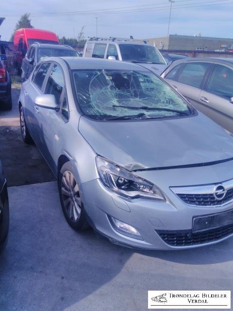 Opel Astra J 2010-2015 , Motorkode: A13DTE, Girkassekode: 
