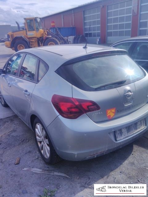 Opel Astra J 2010-2015 , Motorkode: A13DTE, Girkassekode: 