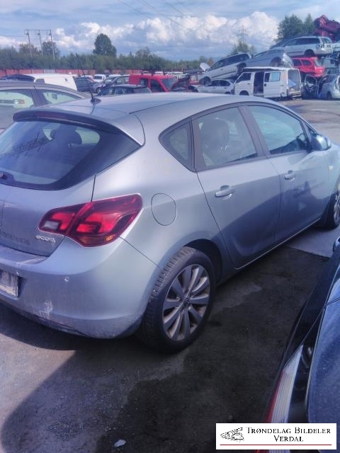 Opel Astra J 2010-2015 , Motorkode: A13DTE, Girkassekode: 