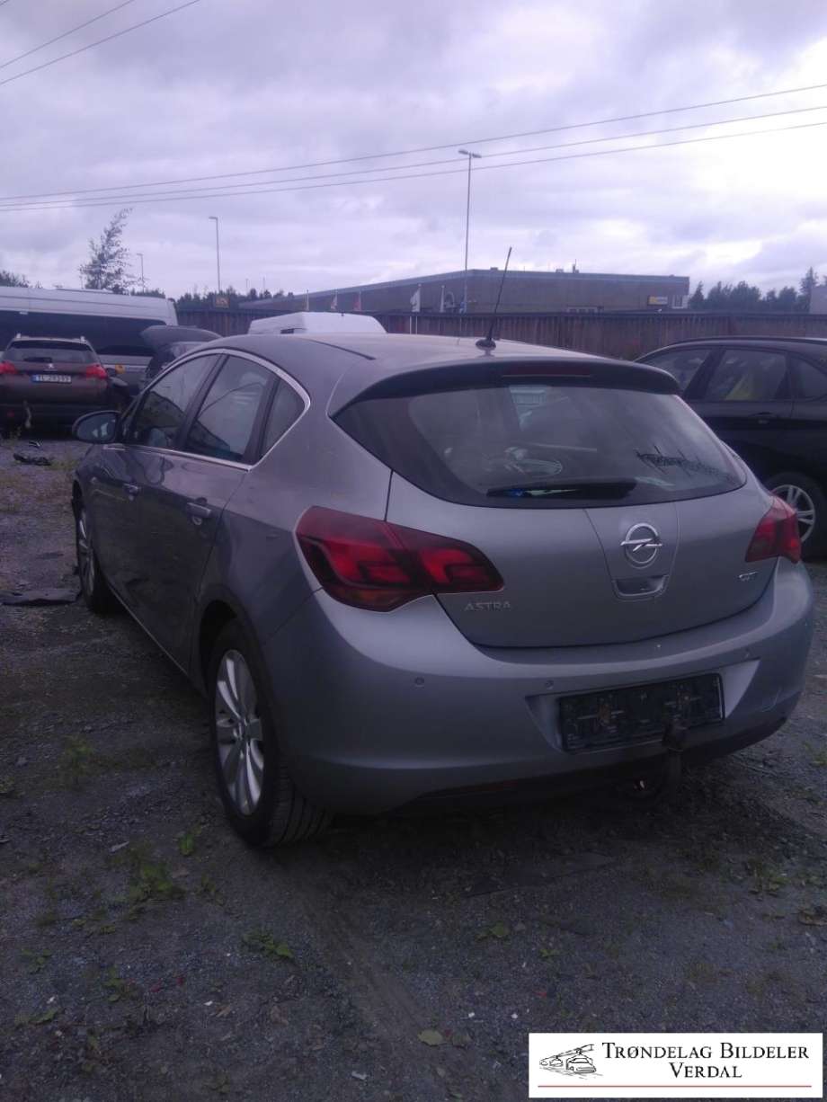 Opel Astra J 2010-2015 , Motorkode: A17DTR, Girkassekode: MZ4
