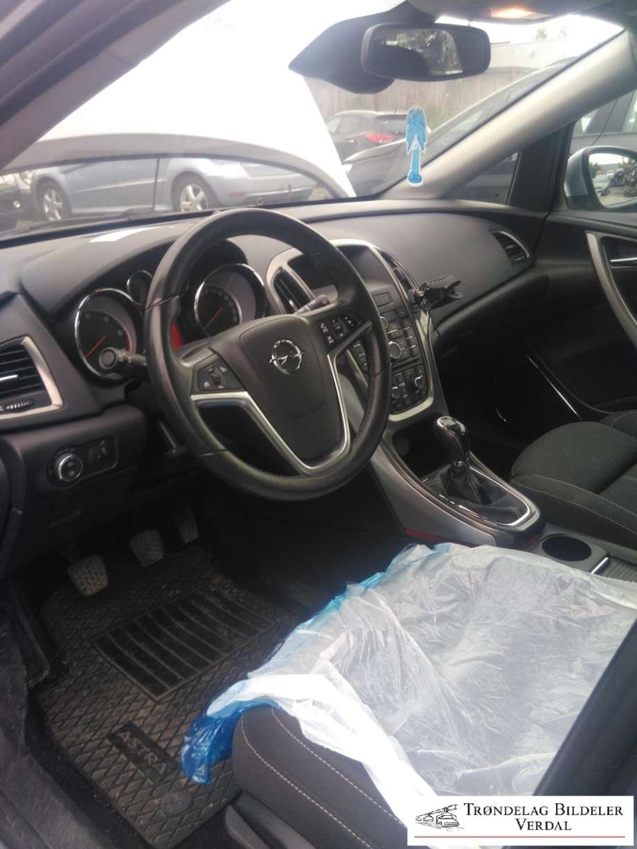 Opel Astra J 2010-2015 , Motorkode: A17DTR, Girkassekode: MZ4