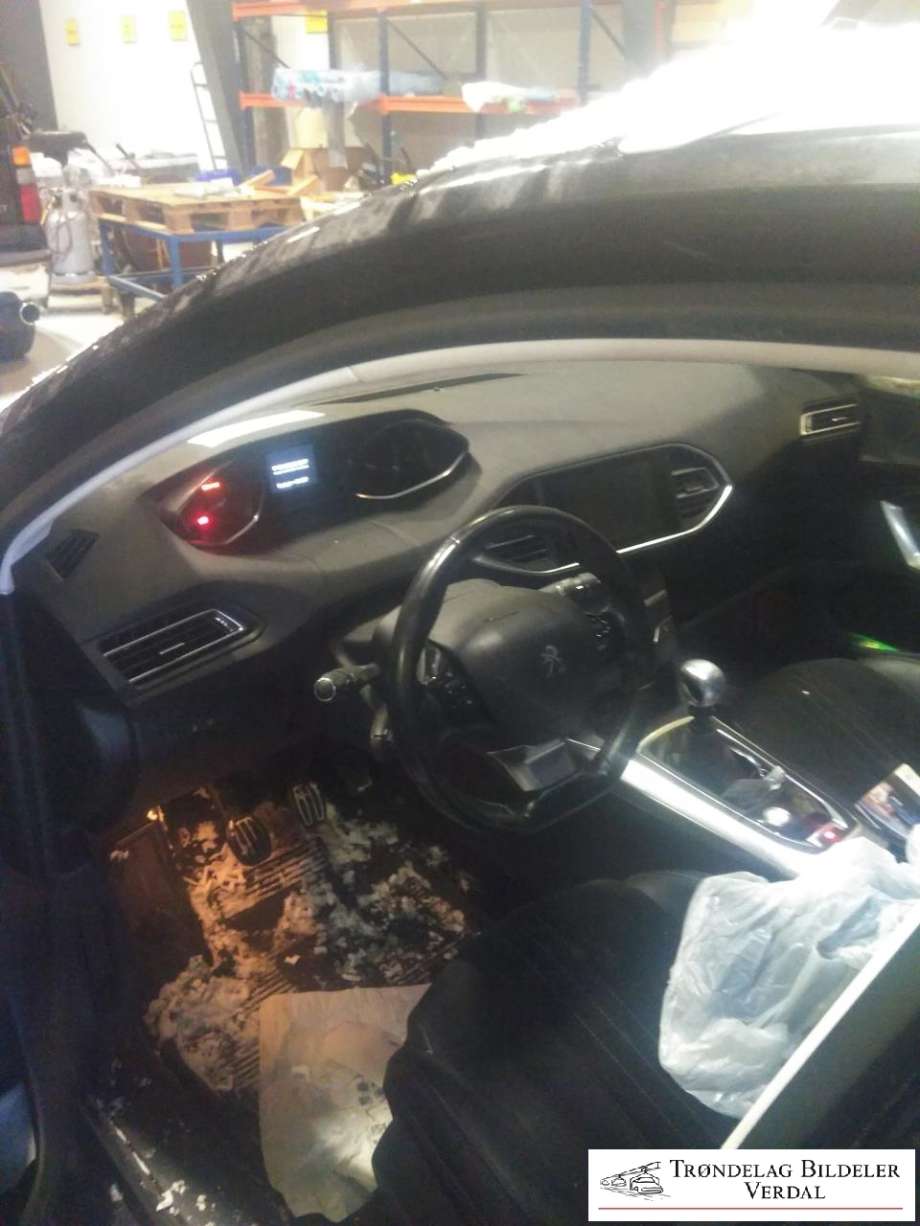 Peugeot 308 2013-2021 (Type II) , Motorkode: BH01, Girkassekode: M