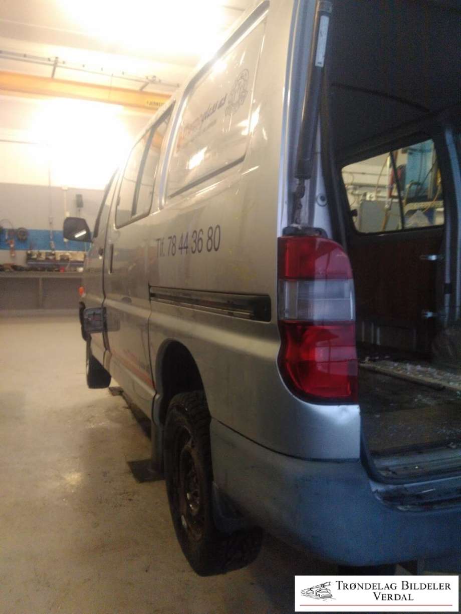 Toyota Hiace 2001-2006 (Fase 2) , Motorkode: 2KD-FTV, Girkassekode: 