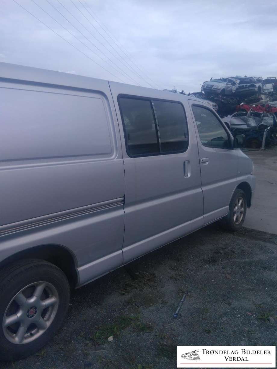 Toyota Hiace 2007-2012 (Fase 3) , Motorkode: 2KD-FTV, Girkassekode: M