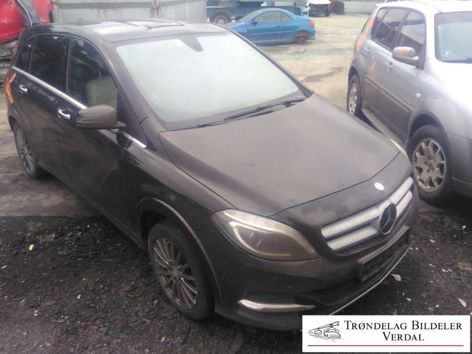 Mercedes B-Klasse 2011-2018 (W246) (W246), Motorkode: EM0004, Girkassekode: A