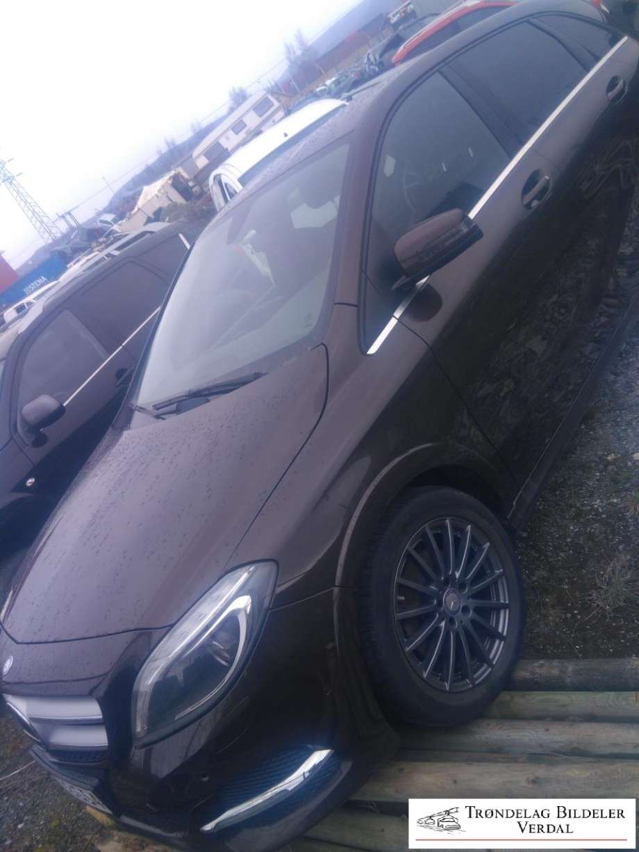 Mercedes B-Klasse 2011-2018 (W246) delebil , Motorkode: EM0004, Girkassekode: 