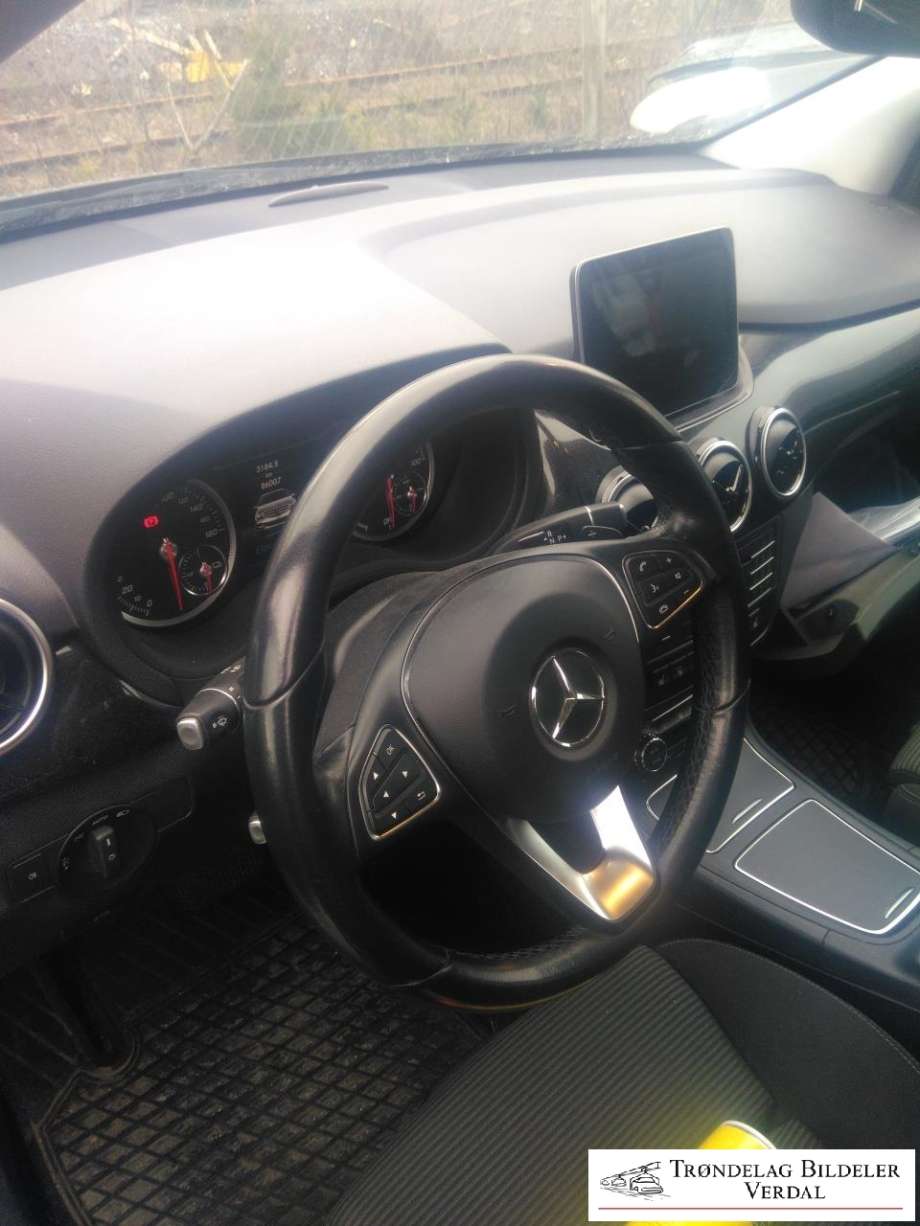 Mercedes B-Klasse 2011-2018 (W246) delebil , Motorkode: EM0004, Girkassekode: 