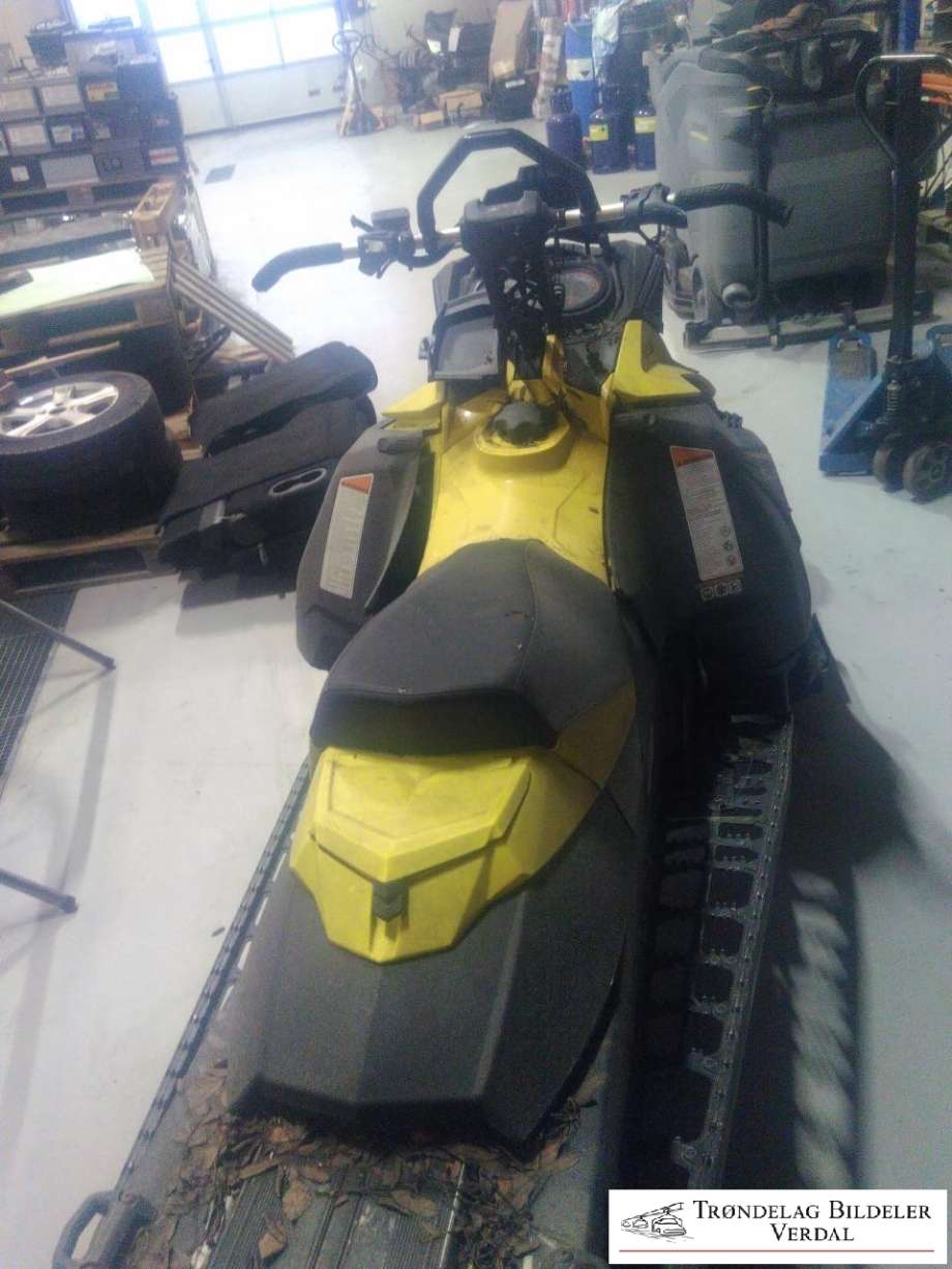 Snøscooter Ski-Doo øvrige 0-->> , Motorkode: 593, Girkassekode: A