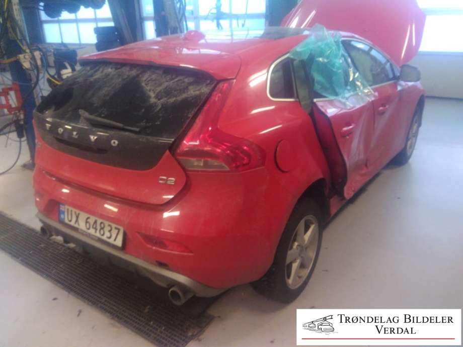 Volvo V40 2012-2019 , Motorkode: D4162T, Girkassekode: 