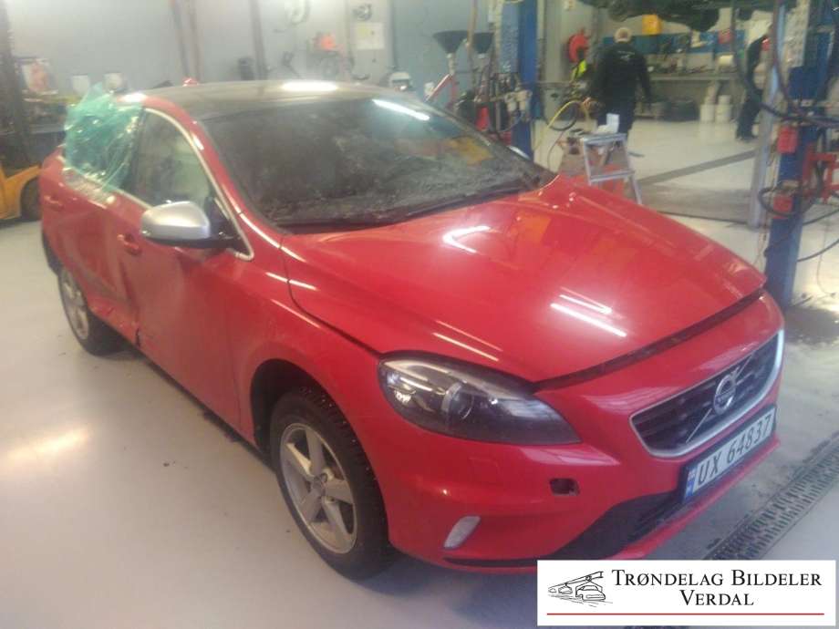 Volvo V40 2012-2019 , Motorkode: D4162T, Girkassekode: 