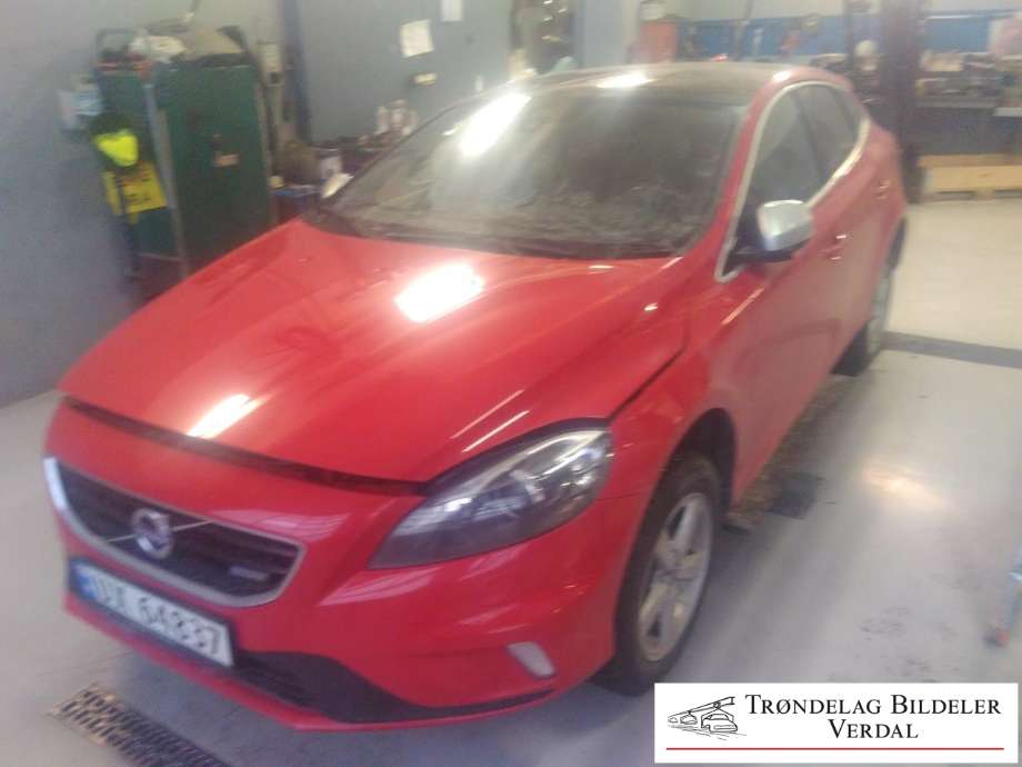 Volvo V40 2012-2019 , Motorkode: D4162T, Girkassekode: 