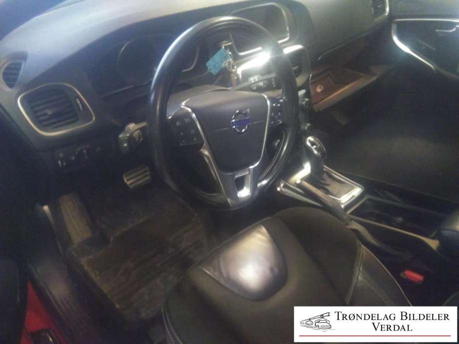 Volvo V40 2012-2019 , Motorkode: D4162T, Girkassekode: 