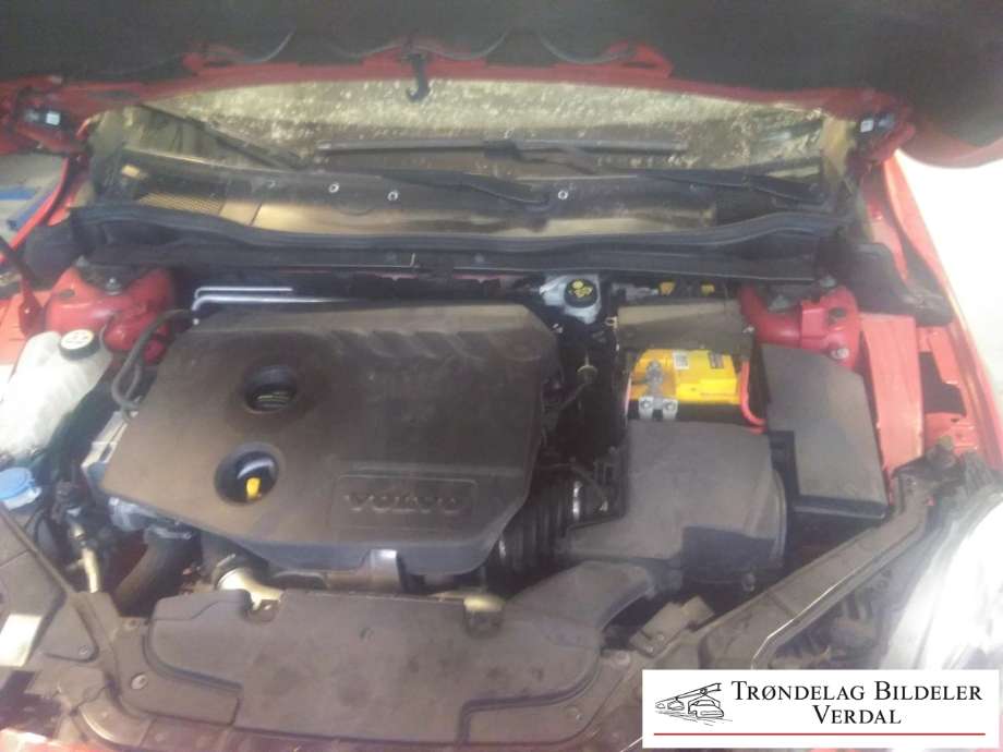 Volvo V40 2012-2019 , Motorkode: D4162T, Girkassekode: 