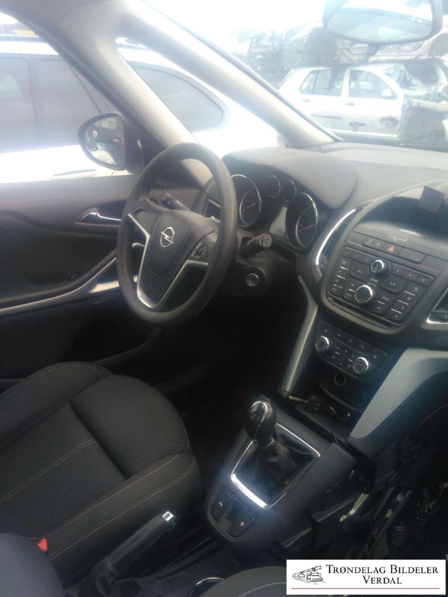 Opel Zafira Tourer 2012-2018 , Motorkode: A20DT, Girkassekode: 