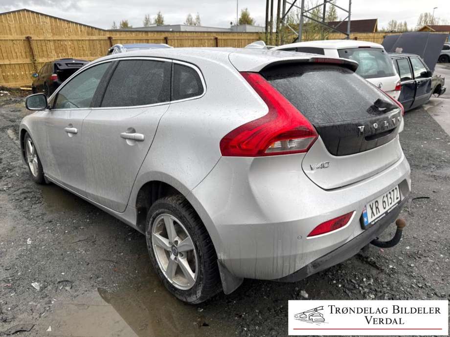 Volvo V40 2012-2019 , Motorkode: D4162T, Girkassekode: 