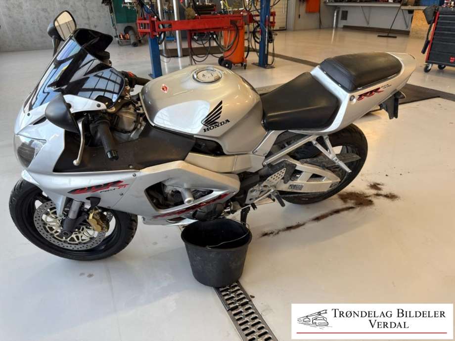 MC Honda CBR945RR, 2002-2004  delebil , Motorkode: RC44E
