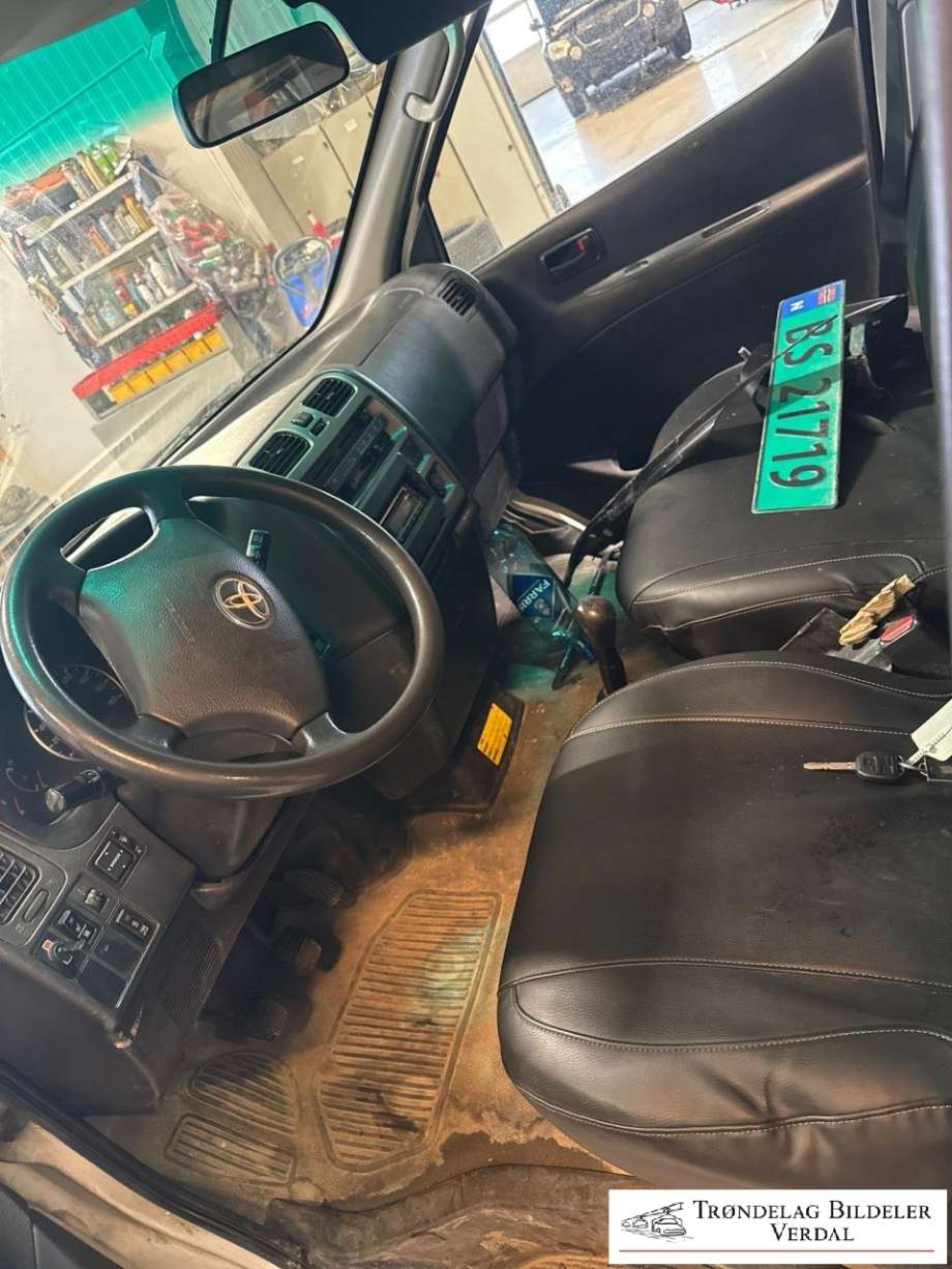 Toyota Hiace 2007-2012 (Fase 3) delebil , Motorkode: 2KD-FTV, Girkassekode: