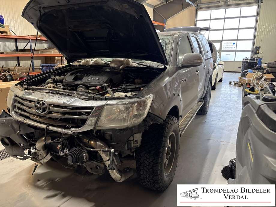 Toyota Hilux 2012-2016 , Motorkode: 5715927, Girkassekode: 