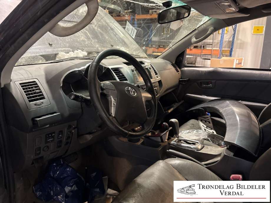 Toyota Hilux 2012-2016 , Motorkode: 5715927, Girkassekode: 