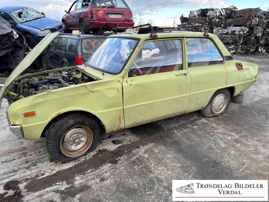 Mazda 1300, 1970-1977  delebil 